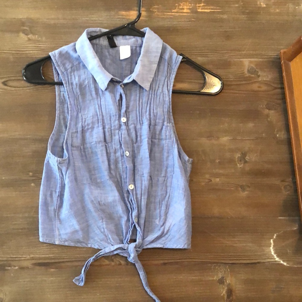 Short sleeved crop top